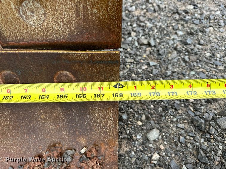 image for item LK9738 2013 John Deere  772G motor grader