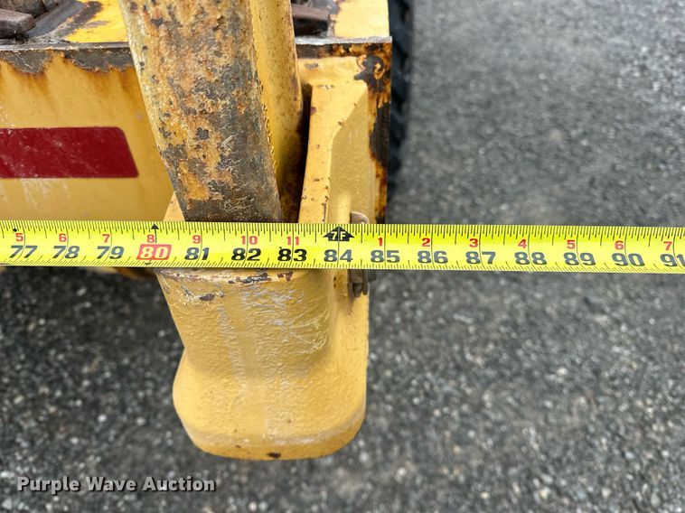 image for item LK9738 2013 John Deere  772G motor grader