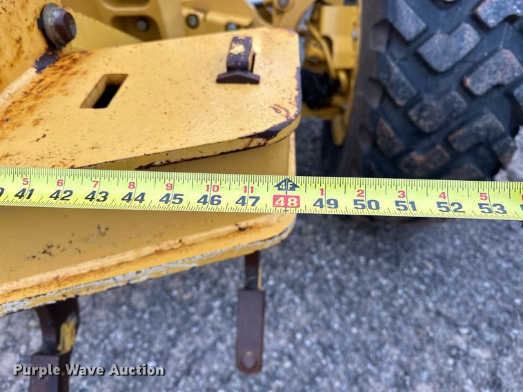 image for item LK9738 2013 John Deere  772G motor grader