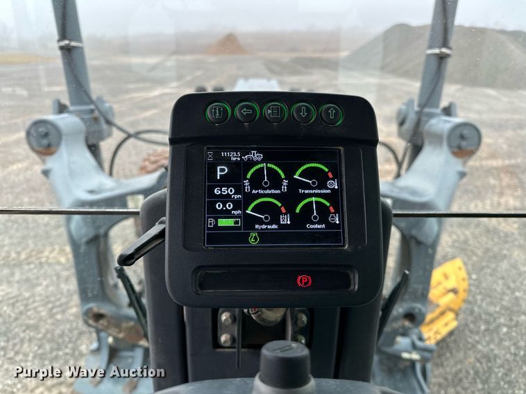 image for item LK9738 2013 John Deere  772G motor grader