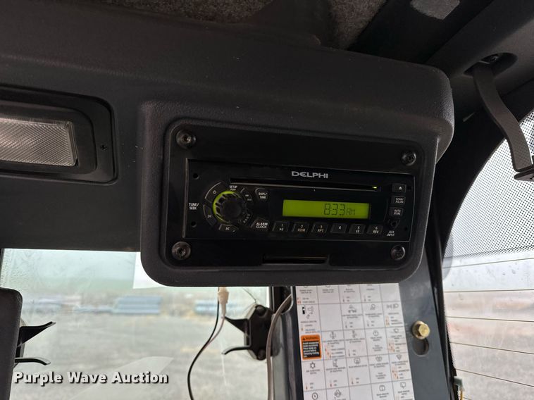 image for item LK9738 2013 John Deere  772G motor grader