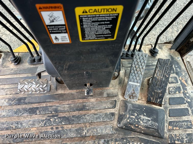 image for item LK9738 2013 John Deere  772G motor grader