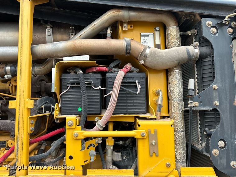 image for item LK9738 2013 John Deere  772G motor grader