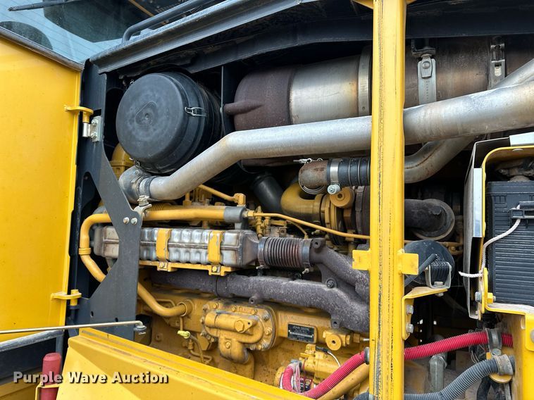 image for item LK9738 2013 John Deere  772G motor grader