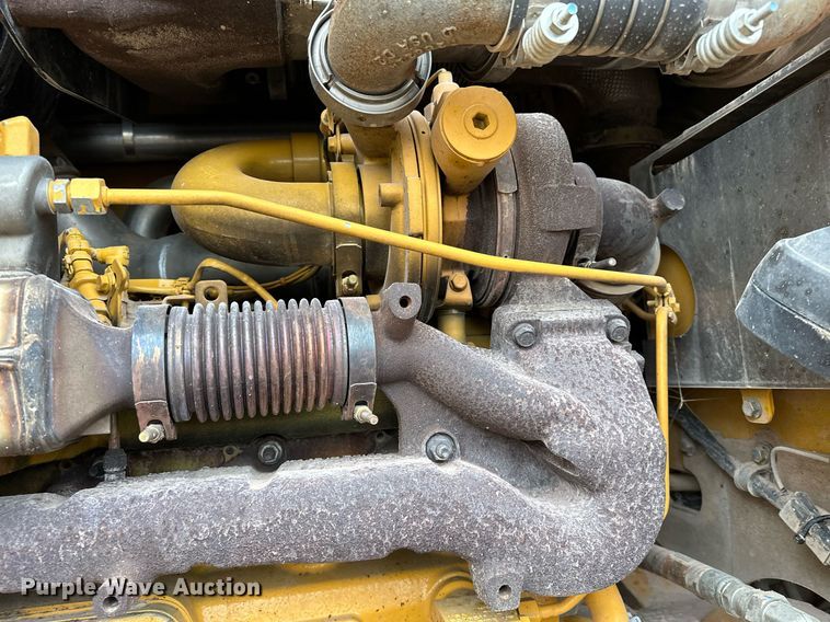 image for item LK9738 2013 John Deere  772G motor grader