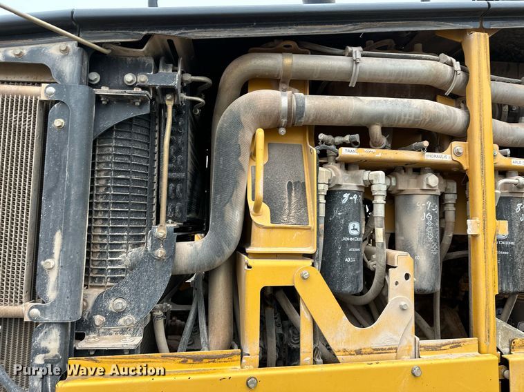 image for item LK9738 2013 John Deere  772G motor grader