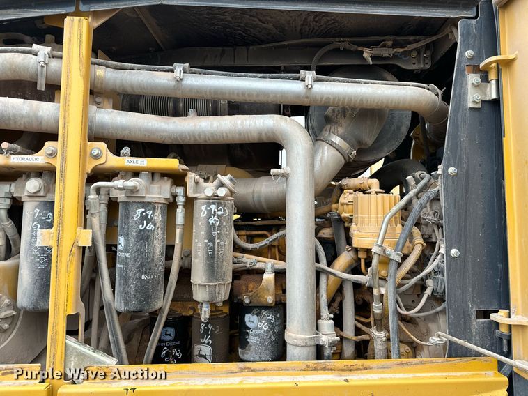 image for item LK9738 2013 John Deere  772G motor grader