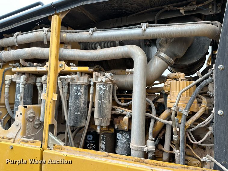 image for item LK9738 2013 John Deere  772G motor grader