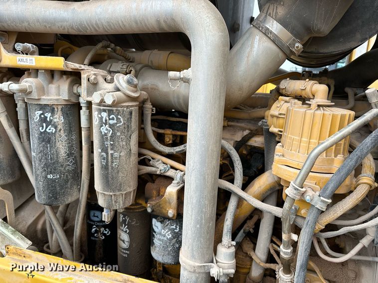 image for item LK9738 2013 John Deere  772G motor grader