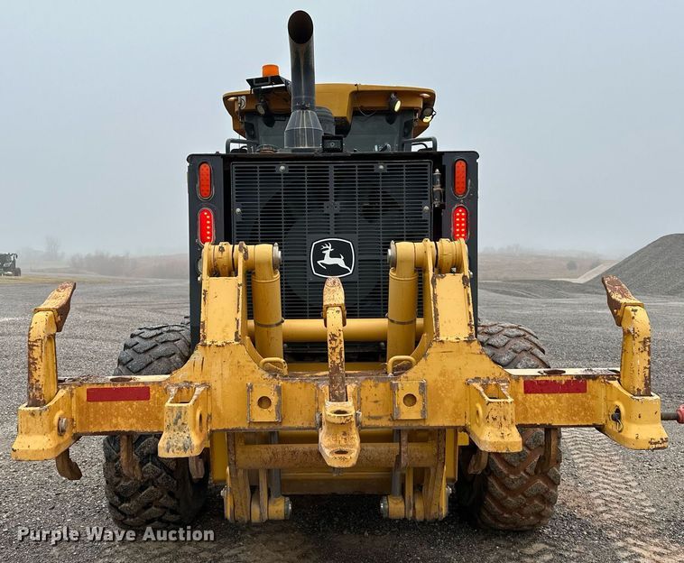 image for item LK9739 2014 John Deere 772GP motor grader