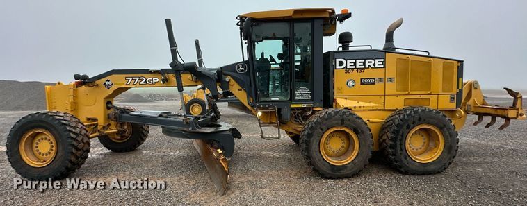 image for item LK9739 2014 John Deere 772GP motor grader