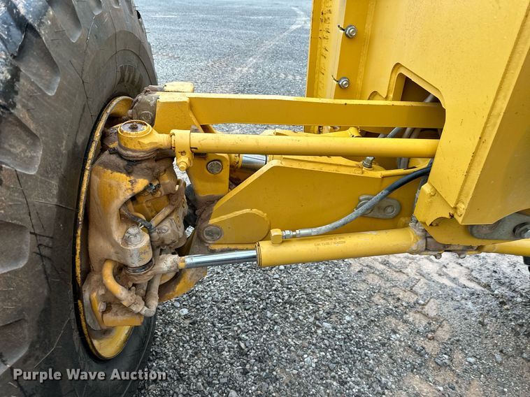 image for item LK9739 2014 John Deere 772GP motor grader