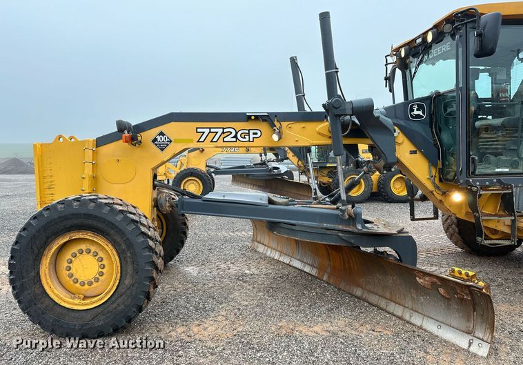 image for item LK9739 2014 John Deere 772GP motor grader
