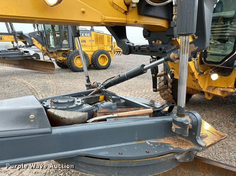 image for item LK9739 2014 John Deere 772GP motor grader