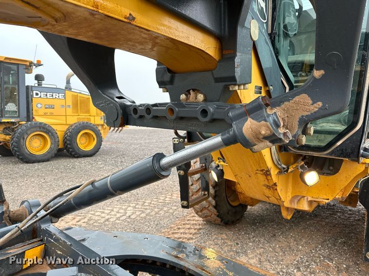 image for item LK9739 2014 John Deere 772GP motor grader