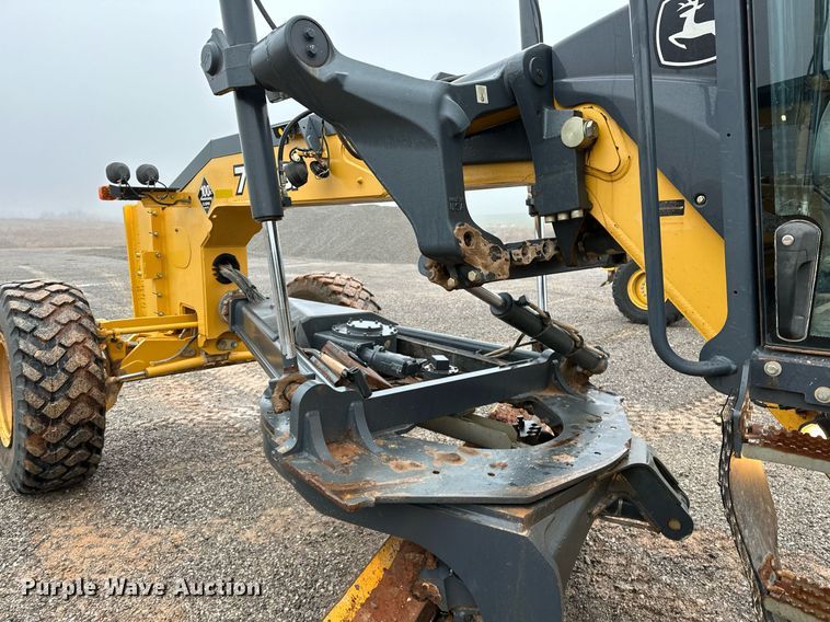 image for item LK9739 2014 John Deere 772GP motor grader