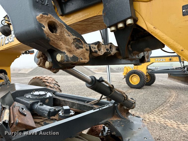 image for item LK9739 2014 John Deere 772GP motor grader