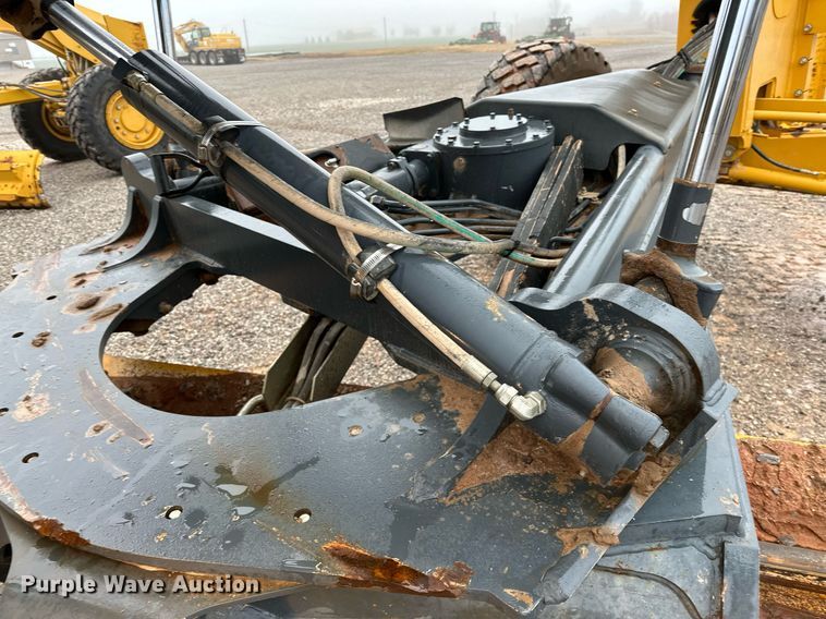 image for item LK9739 2014 John Deere 772GP motor grader