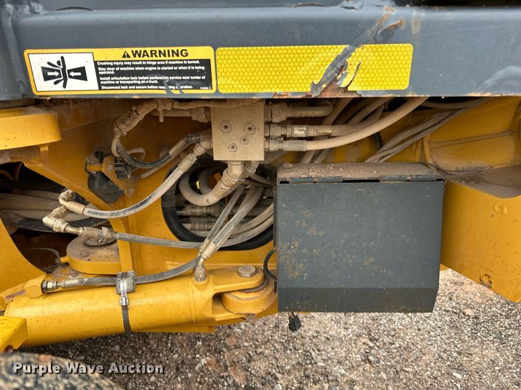 image for item LK9739 2014 John Deere 772GP motor grader