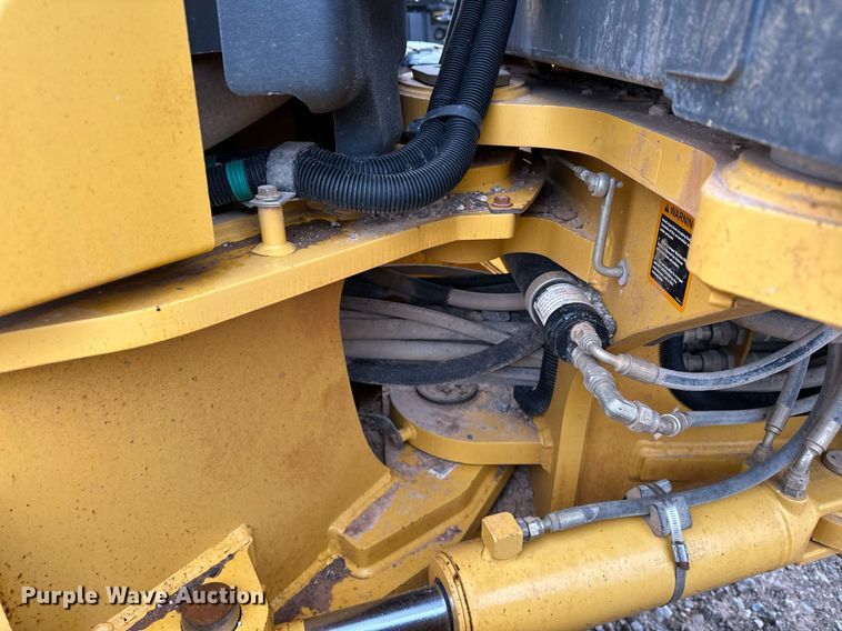 image for item LK9739 2014 John Deere 772GP motor grader