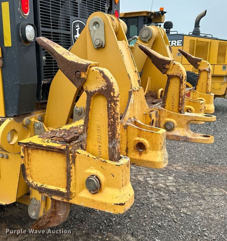 image for item LK9739 2014 John Deere 772GP motor grader