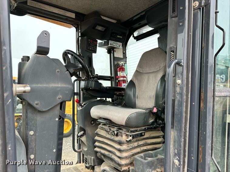 image for item LK9739 2014 John Deere 772GP motor grader