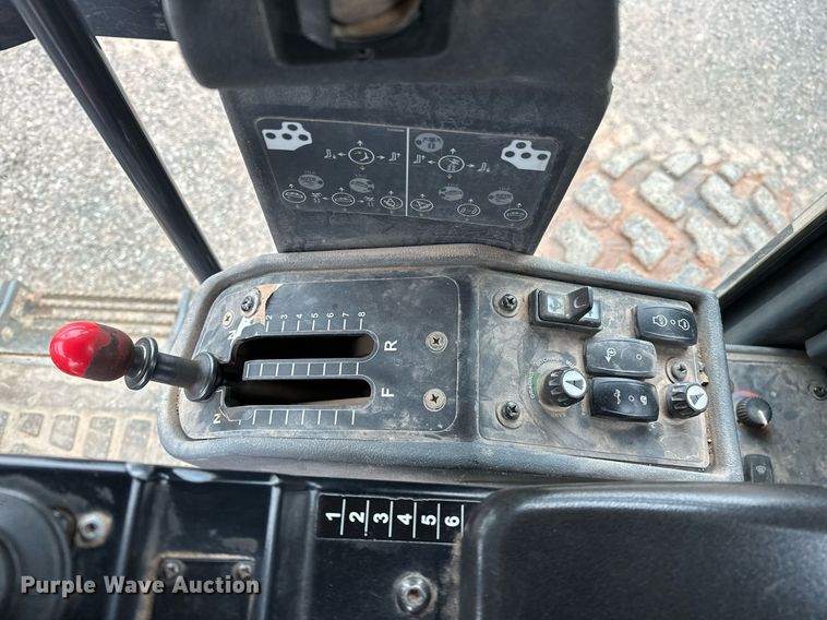 image for item LK9739 2014 John Deere 772GP motor grader