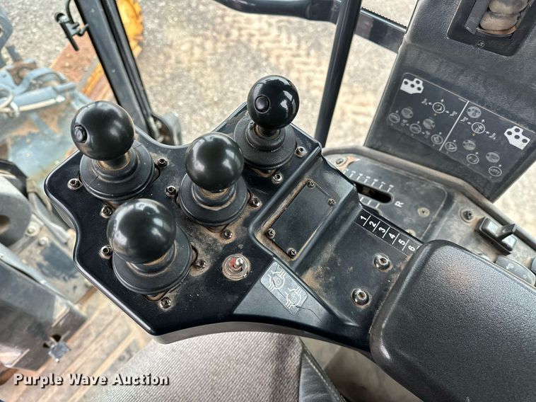 image for item LK9739 2014 John Deere 772GP motor grader