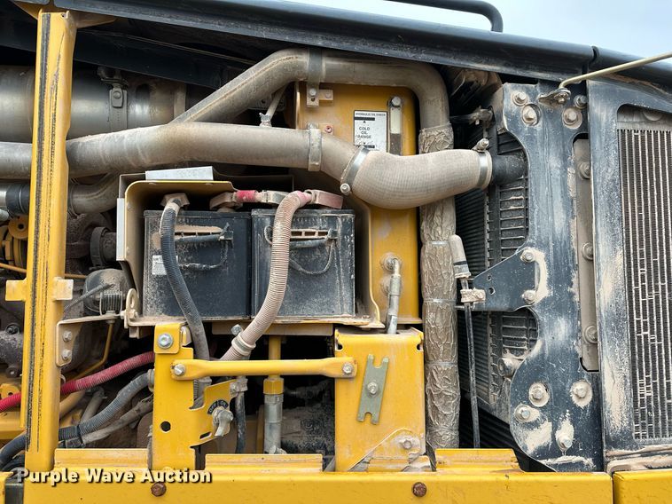 image for item LK9739 2014 John Deere 772GP motor grader