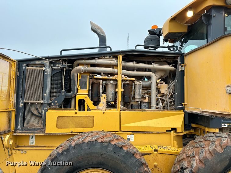 image for item LK9739 2014 John Deere 772GP motor grader