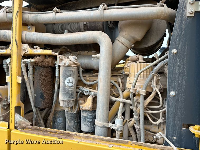 image for item LK9739 2014 John Deere 772GP motor grader