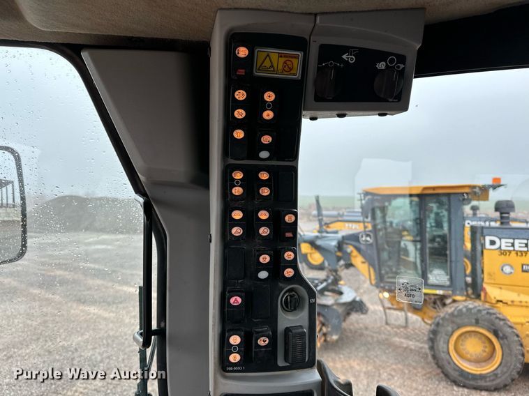 image for item LK9740 2017 Caterpillar  140M3 AWD motor grader