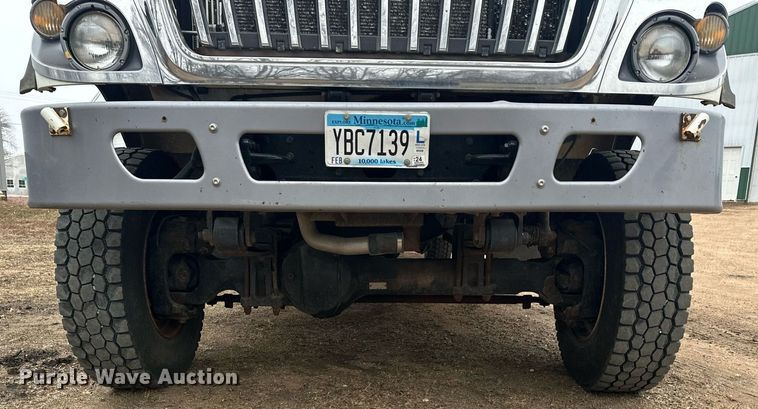 image for item LO9464 2011 International  7300 FSA bucket truck