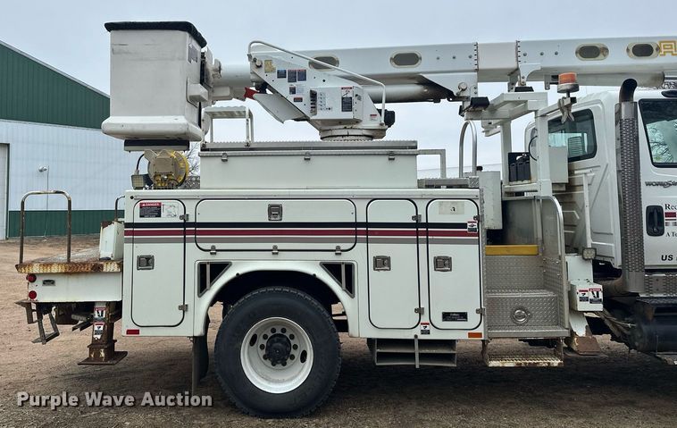 image for item LO9464 2011 International  7300 FSA bucket truck