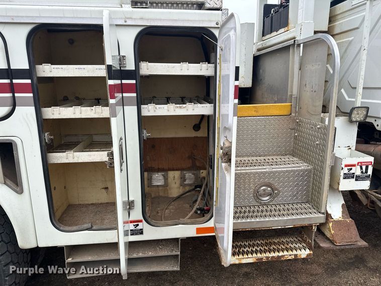 image for item LO9464 2011 International  7300 FSA bucket truck