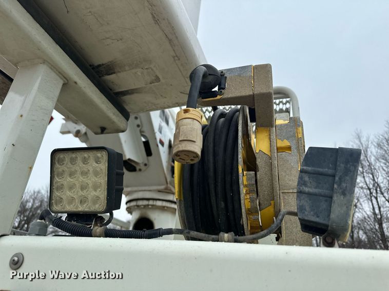 image for item LO9464 2011 International  7300 FSA bucket truck