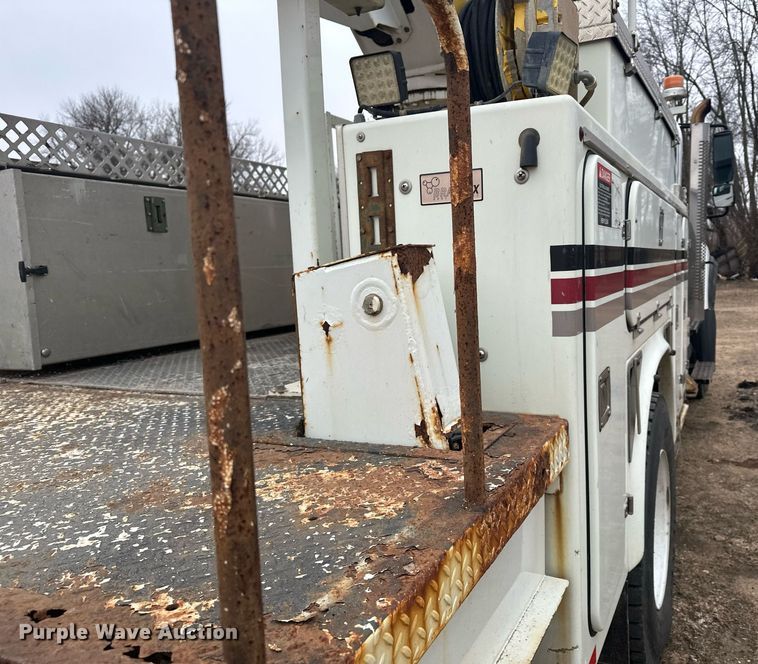 image for item LO9464 2011 International  7300 FSA bucket truck