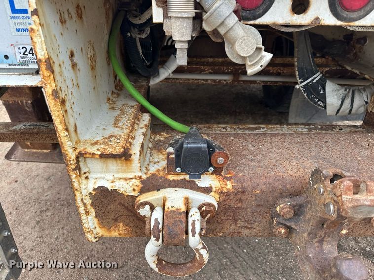 image for item LO9464 2011 International  7300 FSA bucket truck