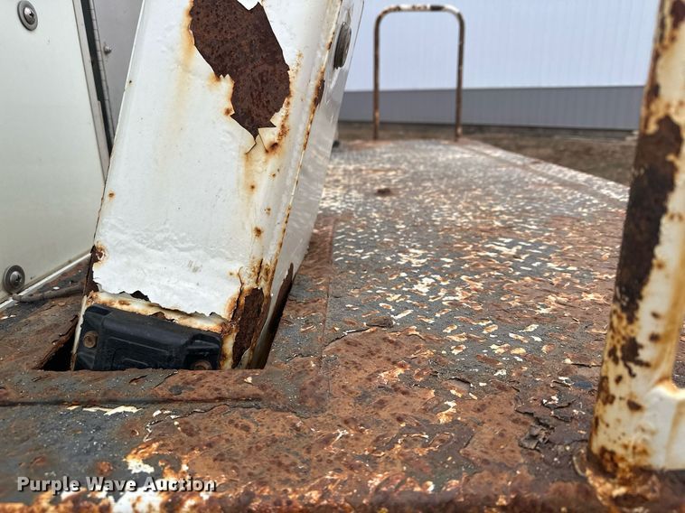 image for item LO9464 2011 International  7300 FSA bucket truck