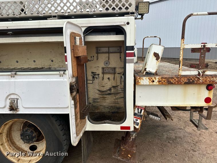 image for item LO9464 2011 International  7300 FSA bucket truck