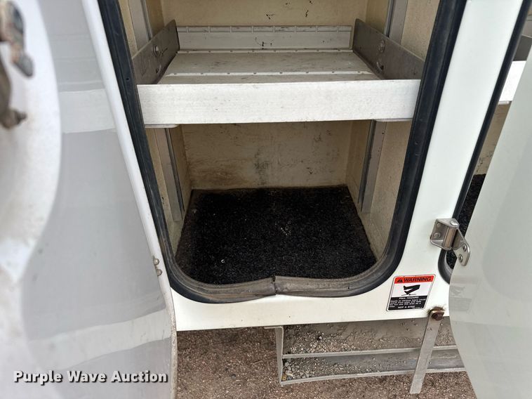 image for item LO9464 2011 International  7300 FSA bucket truck