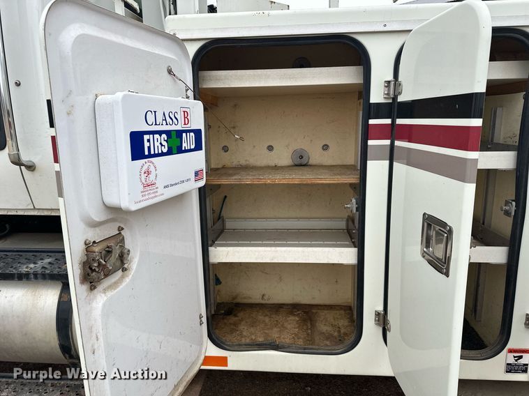 image for item LO9464 2011 International  7300 FSA bucket truck