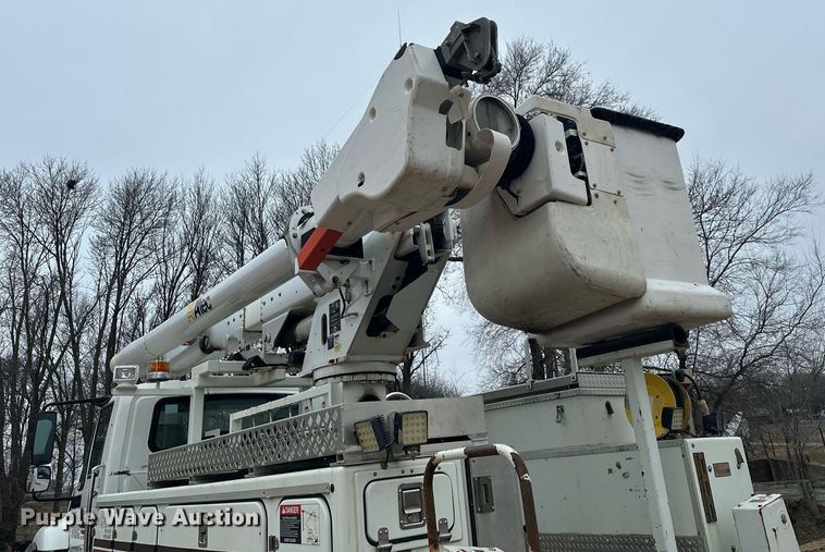 image for item LO9464 2011 International  7300 FSA bucket truck