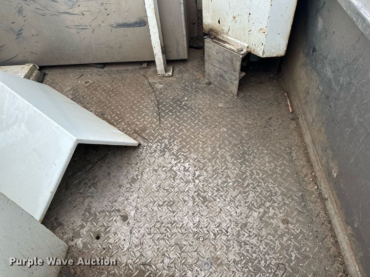 image for item LO9464 2011 International  7300 FSA bucket truck