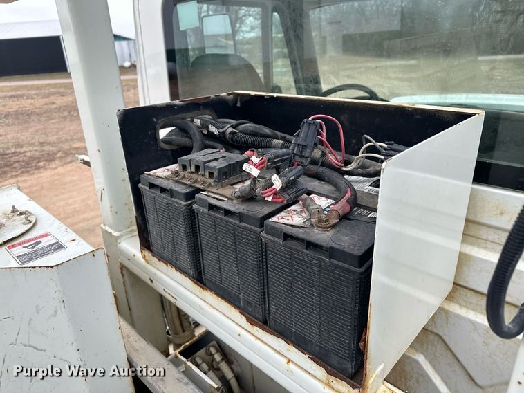 image for item LO9464 2011 International  7300 FSA bucket truck