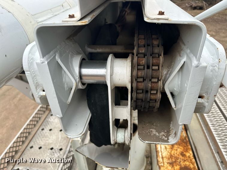 image for item LO9464 2011 International  7300 FSA bucket truck