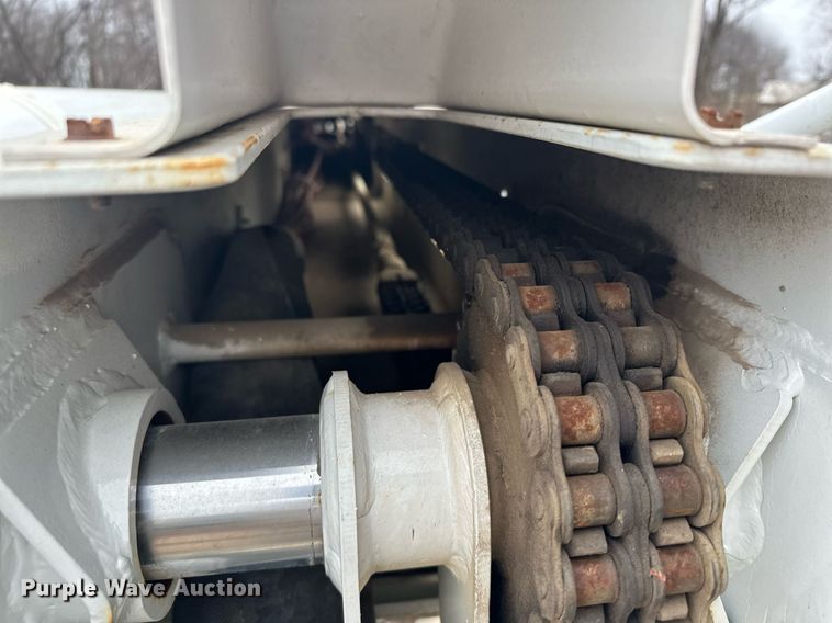 image for item LO9464 2011 International  7300 FSA bucket truck