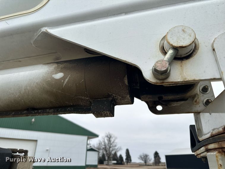 image for item LO9464 2011 International  7300 FSA bucket truck