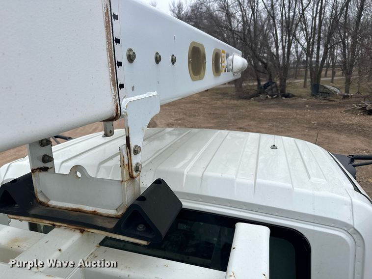 image for item LO9464 2011 International  7300 FSA bucket truck