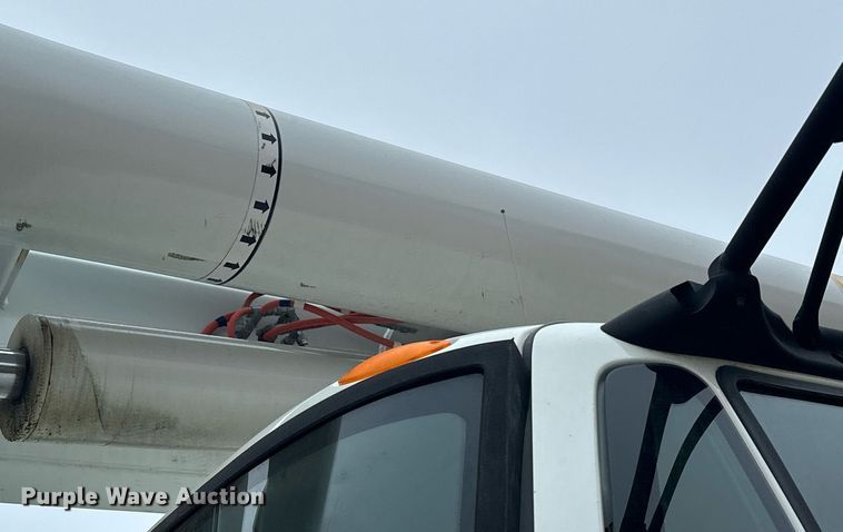 image for item LO9464 2011 International  7300 FSA bucket truck